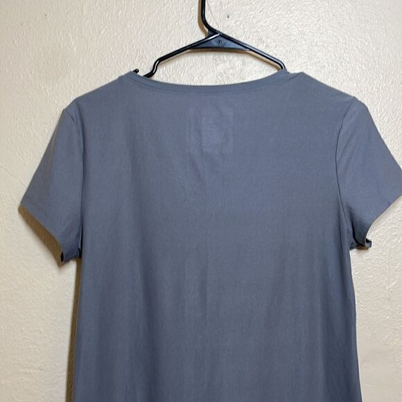 No Boundaries women's M(7-9) t-shirt gray "Heart" on front v-neck short sleeve - Picture 8 of 11
